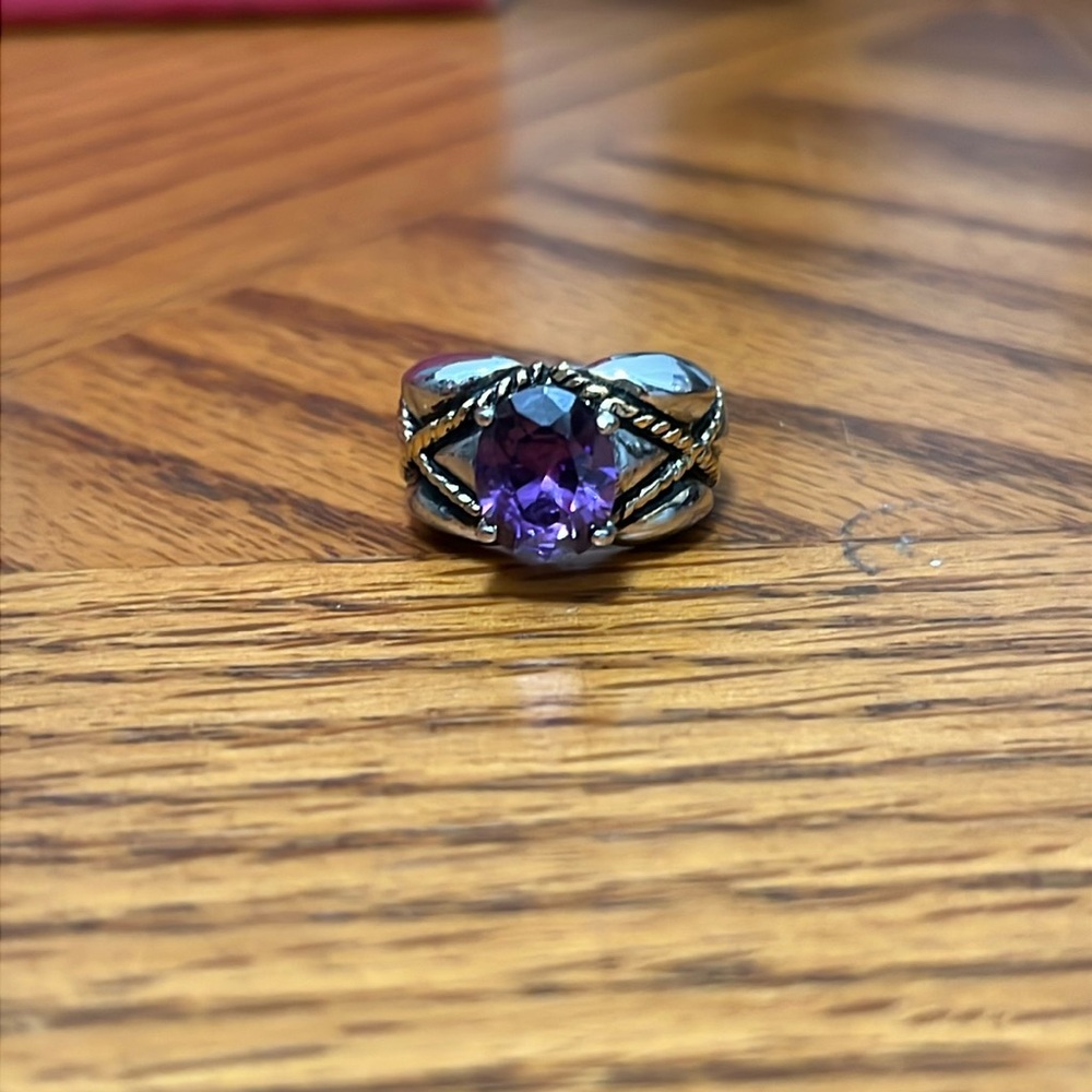 🍐TRADED🍐Simulated Amethyst on 2-toned Rope twist ring, Size 6 - Picture 8 of 10